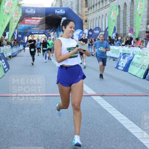 01.09.2024 - BARMER Alsterlauf Strokosch-Dieckow http://msf.ph/oto/6889417 01.09.2024 09:57:39 Ziel 2678, 2770, 2925, 2944, 3214, 3464, 3783, 4150, 4440, 4510, 4998, 5065, 5292, 8060, 8067, 8102, 8137, 8242 meine-sportfotos.de