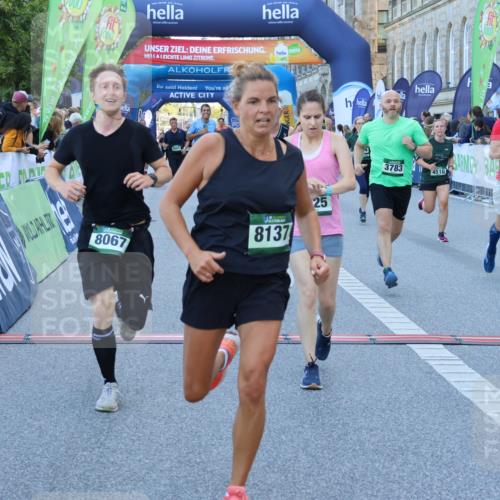 01.09.2024 - BARMER Alsterlauf Strokosch-Dieckow http://msf.ph/oto/6889430 01.09.2024 09:57:43 Ziel 2062, 2242, 2678, 2770, 2905, 2925, 2944, 3214, 3435, 3464, 3783, 3951, 4150, 4384, 4440, 4510, 4907, 5065, 8019, 8060, 8067, 8084, 8102, 8137, 8172, 8242 meine-sportfotos.de