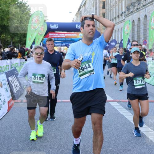 01.09.2024 - BARMER Alsterlauf Strokosch-Dieckow http://msf.ph/oto/6889441 01.09.2024 09:57:51 Ziel 1176, 2062, 2242, 2320, 2479, 2770, 2905, 3017, 3217, 3435, 3468, 3803, 3951, 4384, 4498, 4577, 4578, 4907, 5064, 5065, 8019, 8084, 8102, 8172, 8178 meine-sportfotos.de