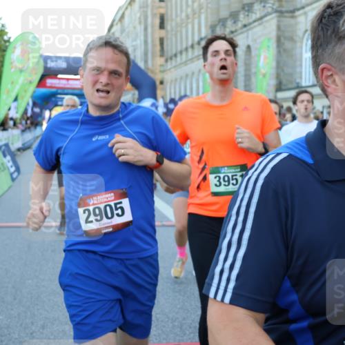 01.09.2024 - BARMER Alsterlauf Strokosch-Dieckow http://msf.ph/oto/6889443 01.09.2024 09:57:54 Ziel 1176, 2062, 2242, 2320, 2479, 2675, 2905, 3017, 3217, 3342, 3435, 3468, 3803, 3951, 4163, 4226, 4384, 4498, 4577, 4578, 5064, 8019, 8084, 8172, 8178 meine-sportfotos.de