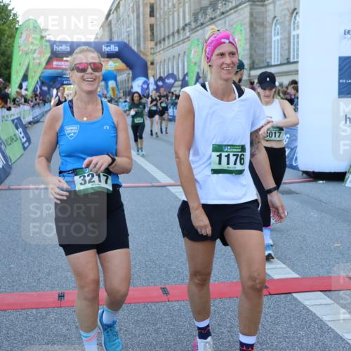01.09.2024 - BARMER Alsterlauf Strokosch-Dieckow http://msf.ph/oto/6889455 01.09.2024 09:57:59 Ziel 2320, 2675, 2885, 3017, 3030, 3217, 3234, 3342, 3468, 4163, 4226, 4577, 4578, 4853, 4890, 5064, 5230, 8178 meine-sportfotos.de