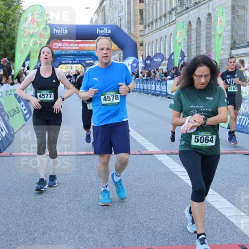 01.09.2024 - BARMER Alsterlauf Strokosch-Dieckow http://msf.ph/oto/6889463 01.09.2024 09:58:02 Ziel 2320, 2675, 2885, 3030, 3234, 3342, 3711, 3984, 4163, 4226, 4376, 4577, 4578, 4853, 4890, 5064, 5230, 8178 meine-sportfotos.de