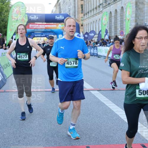 01.09.2024 - BARMER Alsterlauf Strokosch-Dieckow http://msf.ph/oto/6889466 01.09.2024 09:58:02 Ziel 2320, 2675, 2885, 3030, 3234, 3342, 3711, 3984, 4163, 4226, 4376, 4577, 4578, 4853, 4890, 5064, 5230, 8178 meine-sportfotos.de
