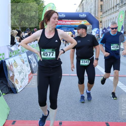 01.09.2024 - BARMER Alsterlauf Strokosch-Dieckow http://msf.ph/oto/6889468 01.09.2024 09:58:04 Ziel 2632, 2675, 2885, 3030, 3234, 3342, 3711, 3972, 3984, 4163, 4226, 4376, 4394, 4577, 4853, 4890, 5230, 8178 meine-sportfotos.de