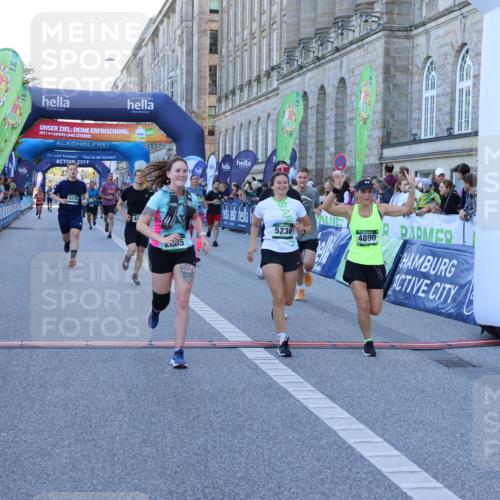 01.09.2024 - BARMER Alsterlauf Strokosch-Dieckow http://msf.ph/oto/6889470 01.09.2024 09:58:08 Ziel 2052, 2632, 2885, 3030, 3071, 3234, 3711, 3744, 3972, 3984, 4189, 4376, 4394, 4853, 4890, 4988, 5230, 8018 meine-sportfotos.de