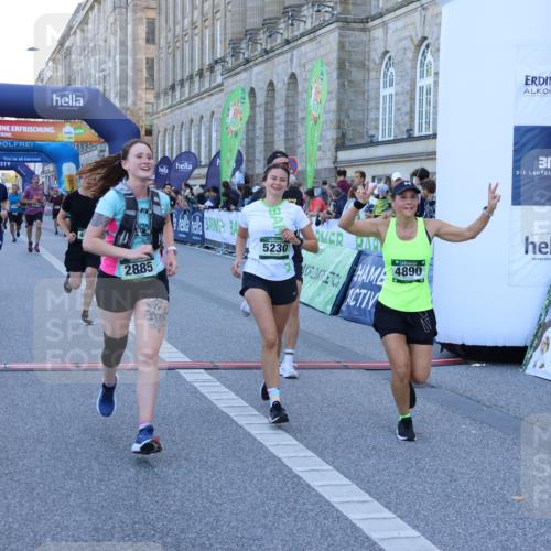 01.09.2024 - BARMER Alsterlauf Strokosch-Dieckow http://msf.ph/oto/6889475 01.09.2024 09:58:09 Ziel 2052, 2617, 2632, 2885, 3030, 3071, 3234, 3711, 3744, 3972, 3978, 3984, 4189, 4376, 4394, 4853, 4890, 4988, 5230, 8018 meine-sportfotos.de