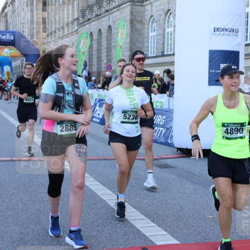 01.09.2024 - BARMER Alsterlauf Strokosch-Dieckow http://msf.ph/oto/6889480 01.09.2024 09:58:09 Ziel 2052, 2617, 2632, 2885, 3030, 3071, 3234, 3711, 3744, 3972, 3978, 3984, 4189, 4376, 4394, 4853, 4890, 4988, 5230, 8018 meine-sportfotos.de