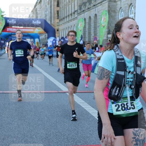 01.09.2024 - BARMER Alsterlauf Strokosch-Dieckow http://msf.ph/oto/6889482 01.09.2024 09:58:11 Ziel 2035, 2052, 2617, 2632, 3030, 3071, 3234, 3711, 3744, 3972, 3978, 3984, 4189, 4265, 4376, 4394, 4765, 4853, 4890, 4988, 5230, 8018, 8136, 8381 meine-sportfotos.de