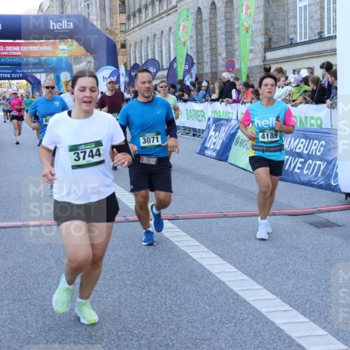 01.09.2024 - BARMER Alsterlauf Strokosch-Dieckow http://msf.ph/oto/6889507 01.09.2024 09:58:17 Ziel 2035, 2052, 2392, 2617, 2632, 3071, 3353, 3646, 3662, 3744, 3978, 4189, 4265, 4394, 4765, 4988, 5071, 8018, 8136, 8381 meine-sportfotos.de