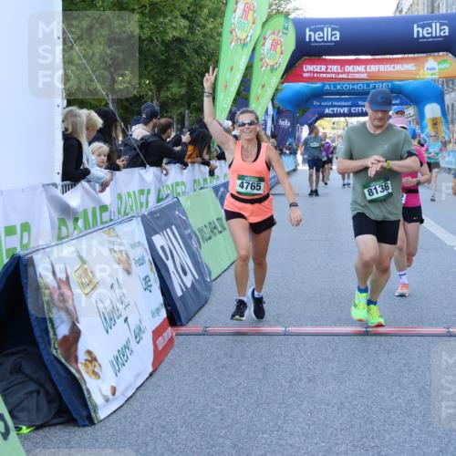 01.09.2024 - BARMER Alsterlauf Strokosch-Dieckow http://msf.ph/oto/6889514 01.09.2024 09:58:21 Ziel 2035, 2052, 2392, 2430, 2617, 2634, 2855, 3353, 3646, 3662, 3978, 4265, 4352, 4636, 4723, 4765, 4988, 5071, 8018, 8133, 8136, 8174, 8263, 8381 meine-sportfotos.de