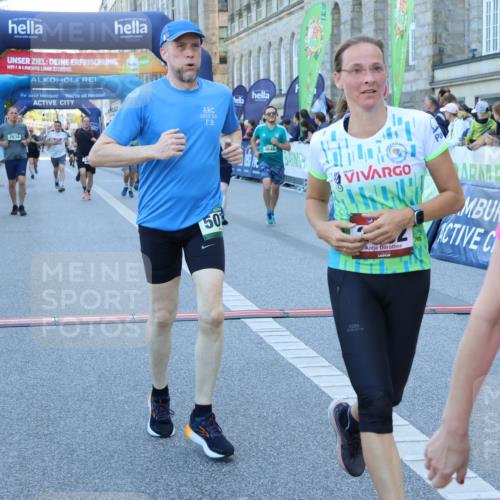 01.09.2024 - BARMER Alsterlauf Strokosch-Dieckow http://msf.ph/oto/6889531 01.09.2024 09:58:25 Ziel 2392, 2430, 2634, 2855, 3353, 3646, 3662, 3856, 3894, 4352, 4636, 4723, 5071, 5126, 8133, 8174, 8263 meine-sportfotos.de