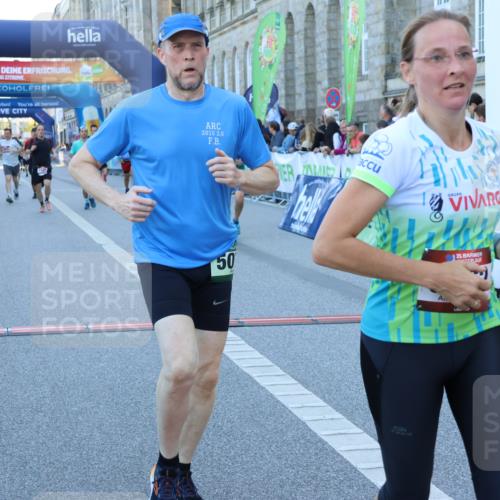 01.09.2024 - BARMER Alsterlauf Strokosch-Dieckow http://msf.ph/oto/6889533 01.09.2024 09:58:25 Ziel 2392, 2430, 2634, 2855, 3353, 3646, 3662, 3856, 3894, 4352, 4636, 4723, 5071, 5126, 8133, 8174, 8263 meine-sportfotos.de