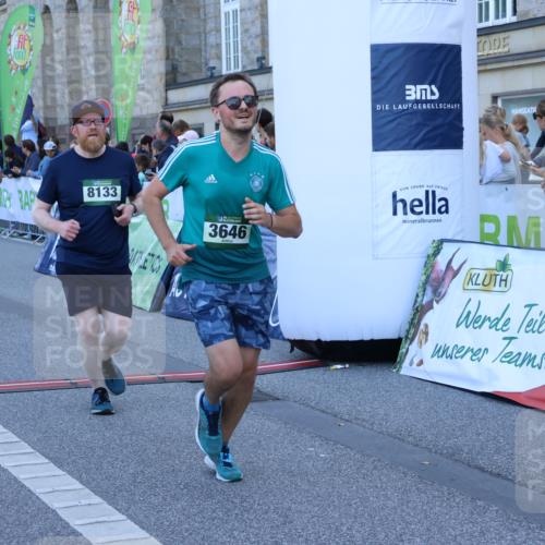 01.09.2024 - BARMER Alsterlauf Strokosch-Dieckow http://msf.ph/oto/6889546 01.09.2024 09:58:28 Ziel 2037, 2430, 2634, 2832, 2855, 3353, 3438, 3646, 3856, 3894, 4352, 4636, 4723, 4850, 5126, 8133, 8174, 8263 meine-sportfotos.de