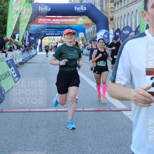 01.09.2024 - BARMER Alsterlauf Strokosch-Dieckow http://msf.ph/oto/6889564 01.09.2024 09:58:34 Ziel 2037, 2403, 2832, 2855, 2868, 3438, 3755, 3856, 3894, 4071, 4474, 4618, 4636, 4850, 5126 meine-sportfotos.de