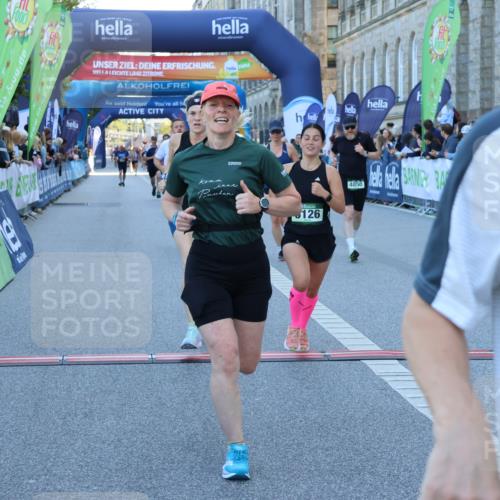 01.09.2024 - BARMER Alsterlauf Strokosch-Dieckow http://msf.ph/oto/6889566 01.09.2024 09:58:34 Ziel 2037, 2403, 2832, 2855, 2868, 3438, 3755, 3856, 3894, 4071, 4474, 4618, 4636, 4850, 5126 meine-sportfotos.de