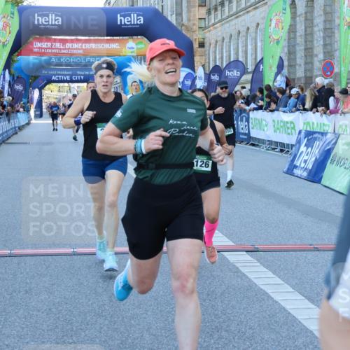 01.09.2024 - BARMER Alsterlauf Strokosch-Dieckow http://msf.ph/oto/6889568 01.09.2024 09:58:34 Ziel 2037, 2403, 2832, 2855, 2868, 3438, 3755, 3856, 3894, 4071, 4474, 4618, 4636, 4850, 5126 meine-sportfotos.de