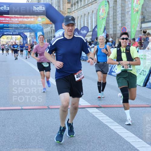 01.09.2024 - BARMER Alsterlauf Strokosch-Dieckow http://msf.ph/oto/6889581 01.09.2024 09:58:40 Ziel 2166, 2299, 2403, 2428, 2649, 2832, 2868, 3755, 4071, 4474, 4618, 4888, 5014, 8202 meine-sportfotos.de