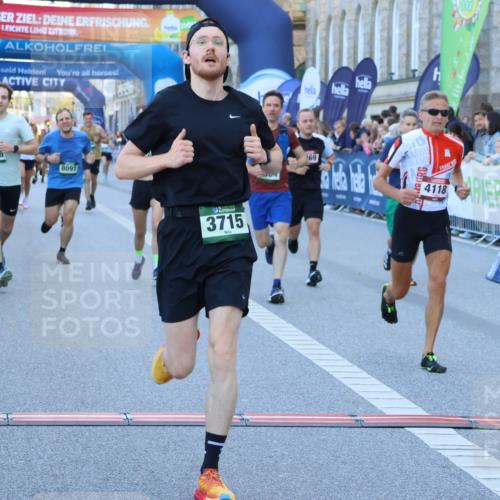 01.09.2024 - BARMER Alsterlauf Strokosch-Dieckow http://msf.ph/oto/6889582 01.09.2024 09:46:32 Ziel 2110, 2406, 2469, 2756, 2810, 3193, 3411, 3576, 3715, 4118, 4323, 4671, 5080, 5173, 8091, 8168, 8233, 8372, 8384 meine-sportfotos.de