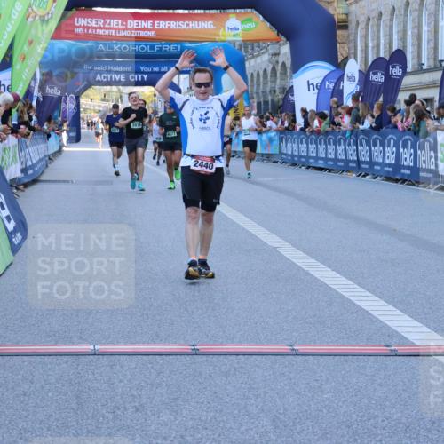 01.09.2024 - BARMER Alsterlauf Strokosch-Dieckow http://msf.ph/oto/6889646 01.09.2024 09:47:08 Ziel 2074, 2324, 2440, 2882, 3073, 3087, 3459, 3939, 4201, 4284, 4617, 4877 meine-sportfotos.de