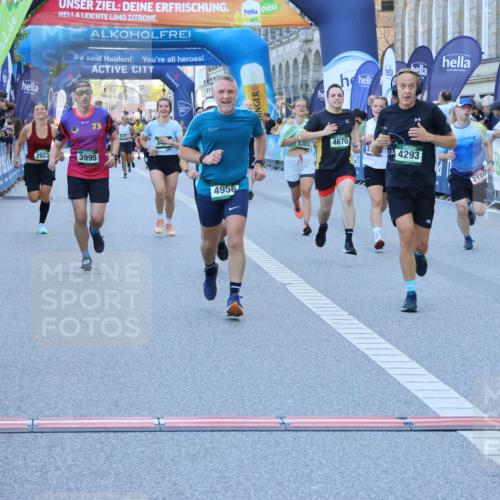 01.09.2024 - BARMER Alsterlauf Strokosch-Dieckow http://msf.ph/oto/6889651 01.09.2024 09:59:07 Ziel 2174, 2723, 2923, 2932, 3410, 3489, 3727, 3846, 3995, 4293, 4670, 4956, 4994, 5092, 5244, 5303, 8267 meine-sportfotos.de