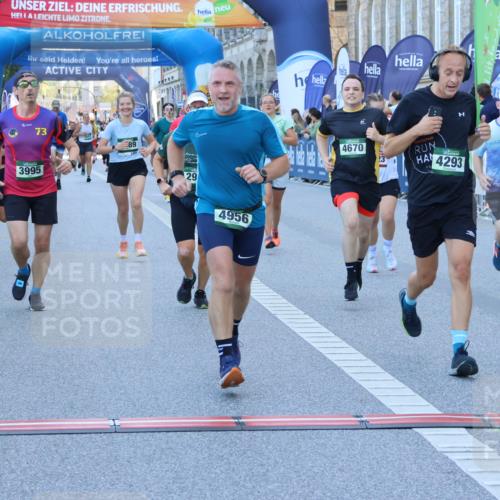 01.09.2024 - BARMER Alsterlauf Strokosch-Dieckow http://msf.ph/oto/6889658 01.09.2024 09:59:08 Ziel 2020, 2174, 2723, 2923, 2932, 3410, 3489, 3727, 3995, 4293, 4670, 4956, 4994, 5092, 5244, 5303, 8267 meine-sportfotos.de