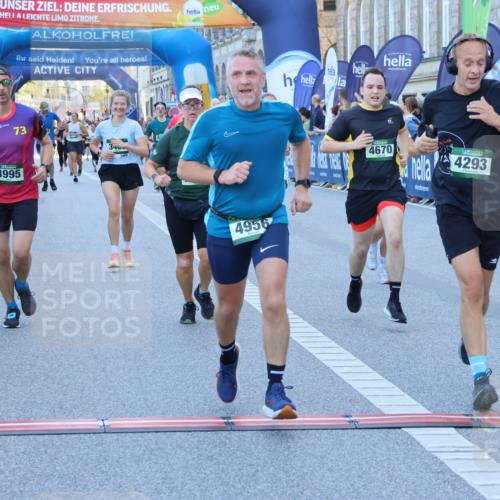 01.09.2024 - BARMER Alsterlauf Strokosch-Dieckow http://msf.ph/oto/6889660 01.09.2024 09:59:09 Ziel 2020, 2174, 2723, 2923, 2932, 3410, 3485, 3489, 3727, 3995, 4293, 4444, 4670, 4956, 4994, 5092, 5244, 5298, 5303, 8057, 8267 meine-sportfotos.de