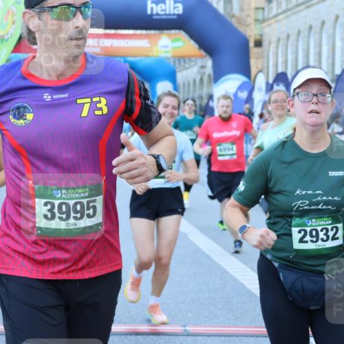 01.09.2024 - BARMER Alsterlauf Strokosch-Dieckow http://msf.ph/oto/6889670 01.09.2024 09:59:11 Ziel 2020, 2174, 2252, 2303, 2723, 2923, 2932, 3410, 3485, 3489, 3727, 3995, 4293, 4444, 4670, 4956, 4994, 5092, 5298, 5303, 8057, 8148, 8267 meine-sportfotos.de