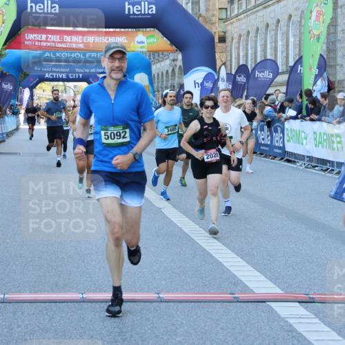 01.09.2024 - BARMER Alsterlauf Strokosch-Dieckow http://msf.ph/oto/6889677 01.09.2024 09:59:17 Ziel 2020, 2252, 2303, 2445, 2603, 2729, 2736, 3485, 3727, 4066, 4432, 4444, 5092, 5298, 8057, 8134, 8148, 8267, 8281 meine-sportfotos.de