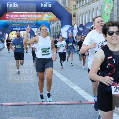 01.09.2024 - BARMER Alsterlauf Strokosch-Dieckow http://msf.ph/oto/6889687 01.09.2024 09:59:19 Ziel 2020, 2038, 2252, 2303, 2445, 2603, 2729, 2736, 3115, 3485, 3727, 4066, 4212, 4232, 4432, 4444, 4722, 5092, 5298, 8057, 8111, 8134, 8148, 8281 meine-sportfotos.de