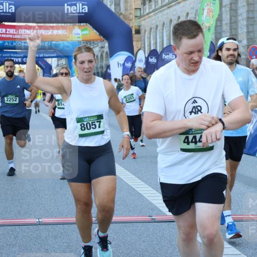 01.09.2024 - BARMER Alsterlauf Strokosch-Dieckow http://msf.ph/oto/6889691 01.09.2024 09:59:20 Ziel 2020, 2038, 2252, 2303, 2445, 2603, 2719, 2729, 2736, 3115, 3485, 3603, 4066, 4212, 4232, 4432, 4444, 4722, 5231, 5298, 8057, 8111, 8134, 8148, 8281 meine-sportfotos.de