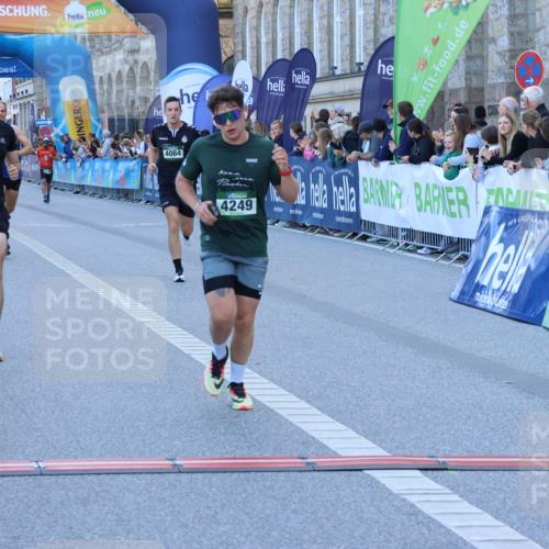 01.09.2024 - BARMER Alsterlauf Strokosch-Dieckow http://msf.ph/oto/6889741 01.09.2024 09:47:55 Ziel 4064, 4198, 4249, 4256, 5004, 8118, 8241 meine-sportfotos.de