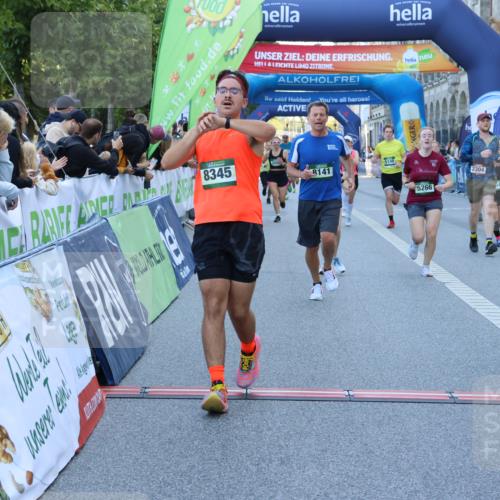 01.09.2024 - BARMER Alsterlauf Strokosch-Dieckow http://msf.ph/oto/6889749 01.09.2024 09:59:42 Ziel 2155, 2304, 2323, 2620, 3010, 3185, 3718, 3737, 3888, 4005, 4045, 4056, 4482, 4488, 4575, 4635, 4727, 4980, 5016, 5146, 5148, 5266, 5299, 5302, 8141, 8345 meine-sportfotos.de