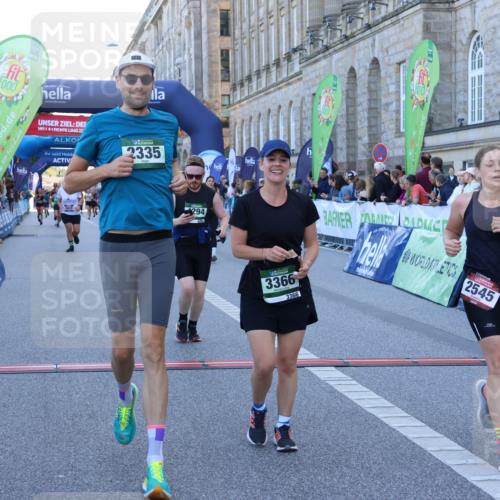 01.09.2024 - BARMER Alsterlauf Strokosch-Dieckow http://msf.ph/oto/6889775 01.09.2024 09:59:55 Ziel 2155, 2335, 2545, 2562, 2620, 2910, 2918, 3366, 3390, 3686, 4227, 4294, 4304, 4693, 4887, 5153, 5169, 5177, 5212, 8342 meine-sportfotos.de