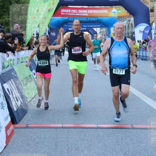 01.09.2024 - BARMER Alsterlauf Strokosch-Dieckow http://msf.ph/oto/6889795 01.09.2024 10:00:05 Ziel 1169, 2309, 2313, 2375, 2611, 2910, 3182, 3478, 3686, 4051, 4253, 4304, 4672, 4693, 5084, 5177, 5216, 5253, 8234, 8342 meine-sportfotos.de