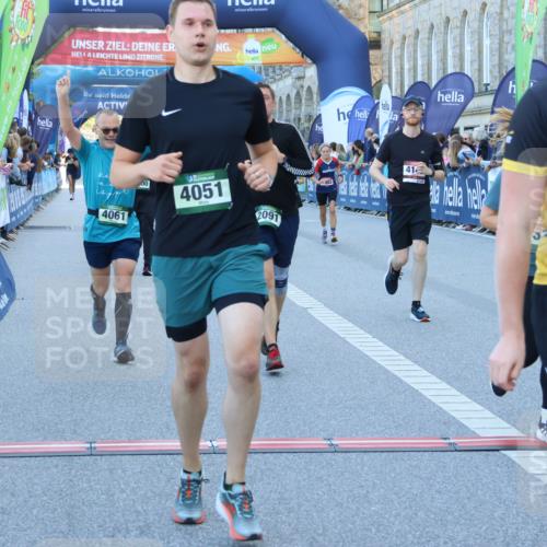 01.09.2024 - BARMER Alsterlauf Strokosch-Dieckow http://msf.ph/oto/6889815 01.09.2024 10:00:16 Ziel 1169, 2091, 2375, 2611, 2982, 3230, 3301, 4051, 4061, 4084, 4092, 4117, 4134, 4149, 4672, 5253, 8200, 8234 meine-sportfotos.de