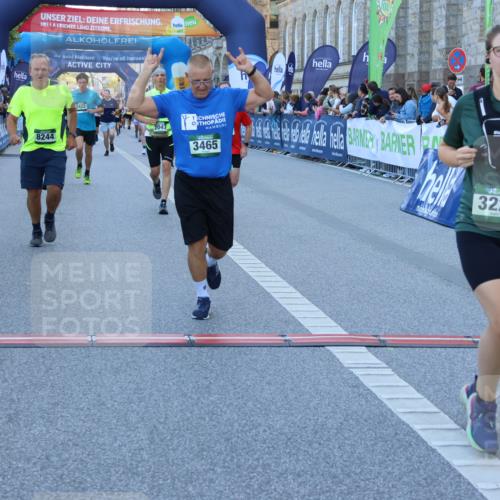 01.09.2024 - BARMER Alsterlauf Strokosch-Dieckow http://msf.ph/oto/6889816 01.09.2024 10:03:02 Ziel 2047, 2790, 2915, 3228, 3422, 3465, 3559, 3999, 4080, 4312, 4411, 4630, 4977, 5131, 5301, 5313, 8244 meine-sportfotos.de