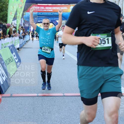 01.09.2024 - BARMER Alsterlauf Strokosch-Dieckow http://msf.ph/oto/6889817 01.09.2024 10:00:17 Ziel 1169, 2091, 2375, 2611, 2982, 3230, 3301, 4051, 4061, 4084, 4092, 4117, 4134, 4149, 5000, 5253, 8200 meine-sportfotos.de