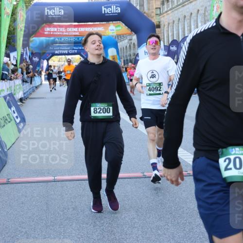 01.09.2024 - BARMER Alsterlauf Strokosch-Dieckow http://msf.ph/oto/6889830 01.09.2024 10:00:20 Ziel 2137, 2150, 2541, 2982, 3131, 3230, 4061, 4084, 4092, 4102, 4117, 4134, 4149, 4938, 5000, 5158, 8200 meine-sportfotos.de