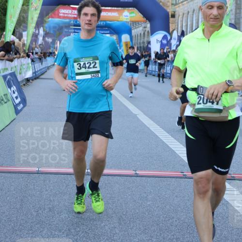 01.09.2024 - BARMER Alsterlauf Strokosch-Dieckow http://msf.ph/oto/6889831 01.09.2024 10:03:06 Ziel 2047, 2379, 2427, 2915, 3007, 3066, 3422, 3559, 3999, 4080, 4312, 4411, 4630, 4856, 5301, 5313, 8244 meine-sportfotos.de