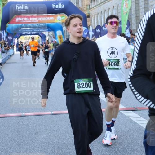 01.09.2024 - BARMER Alsterlauf Strokosch-Dieckow http://msf.ph/oto/6889833 01.09.2024 10:00:21 Ziel 2137, 2150, 2541, 2982, 3131, 3230, 3666, 4084, 4092, 4102, 4117, 4134, 4938, 5000, 5158, 8200 meine-sportfotos.de