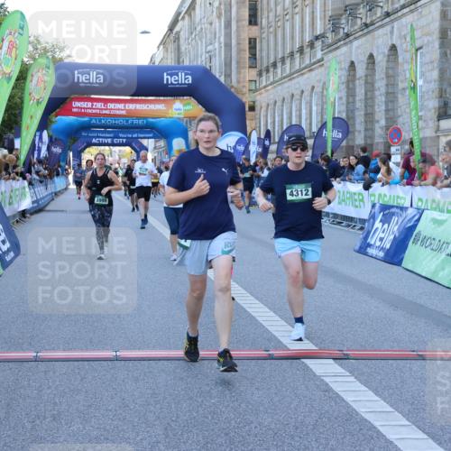 01.09.2024 - BARMER Alsterlauf Strokosch-Dieckow http://msf.ph/oto/6889836 01.09.2024 10:03:10 Ziel 2007, 2044, 2379, 2427, 2915, 2956, 3007, 3066, 3559, 3999, 4080, 4312, 4411, 4855, 4856, 5301, 5313, 8053 meine-sportfotos.de