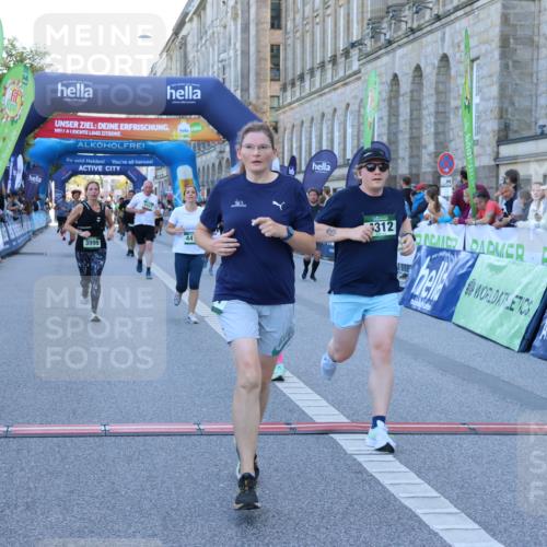 01.09.2024 - BARMER Alsterlauf Strokosch-Dieckow http://msf.ph/oto/6889837 01.09.2024 10:03:10 Ziel 2007, 2044, 2379, 2427, 2915, 2956, 3007, 3066, 3559, 3999, 4080, 4312, 4411, 4855, 4856, 5301, 5313, 8053 meine-sportfotos.de
