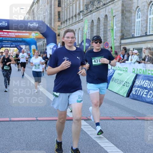 01.09.2024 - BARMER Alsterlauf Strokosch-Dieckow http://msf.ph/oto/6889839 01.09.2024 10:03:11 Ziel 2007, 2044, 2379, 2427, 2444, 2552, 2956, 3007, 3066, 3559, 3999, 4080, 4312, 4411, 4475, 4855, 4856, 5301, 5313, 8053 meine-sportfotos.de