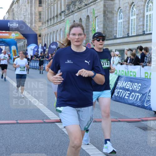 01.09.2024 - BARMER Alsterlauf Strokosch-Dieckow http://msf.ph/oto/6889842 01.09.2024 10:03:11 Ziel 2007, 2044, 2379, 2427, 2444, 2552, 2956, 3007, 3066, 3559, 3999, 4080, 4312, 4411, 4475, 4855, 4856, 5301, 5313, 8053 meine-sportfotos.de