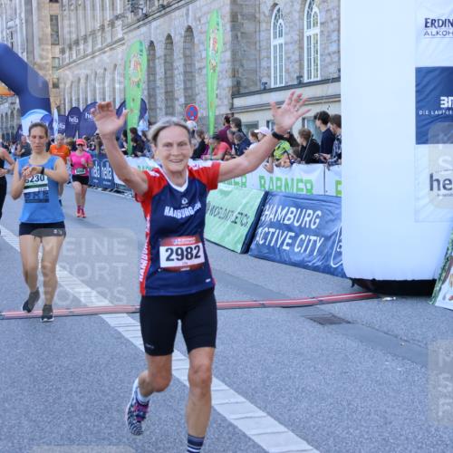 01.09.2024 - BARMER Alsterlauf Strokosch-Dieckow http://msf.ph/oto/6889843 01.09.2024 10:00:24 Ziel 2137, 2150, 2541, 2982, 3131, 3230, 3666, 3762, 4102, 4117, 4134, 4869, 4938, 4971, 5000, 5158 meine-sportfotos.de