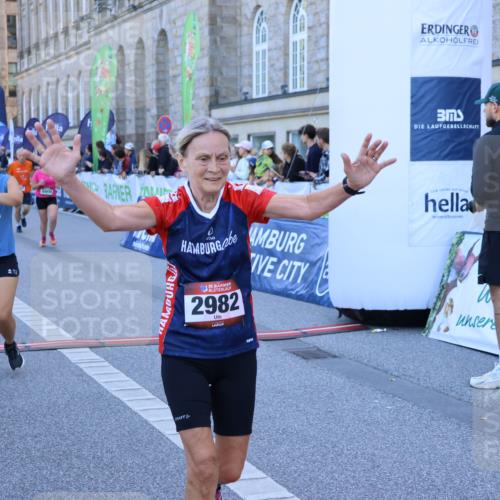 01.09.2024 - BARMER Alsterlauf Strokosch-Dieckow http://msf.ph/oto/6889845 01.09.2024 10:00:24 Ziel 2137, 2150, 2541, 2982, 3131, 3230, 3666, 3762, 4102, 4117, 4134, 4869, 4938, 4971, 5000, 5158 meine-sportfotos.de