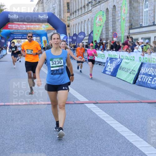 01.09.2024 - BARMER Alsterlauf Strokosch-Dieckow http://msf.ph/oto/6889847 01.09.2024 10:00:26 Ziel 2137, 2150, 2541, 3131, 3230, 3666, 3762, 4102, 4117, 4134, 4152, 4869, 4938, 4971, 5000, 5158 meine-sportfotos.de