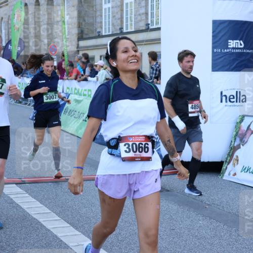 01.09.2024 - BARMER Alsterlauf Strokosch-Dieckow http://msf.ph/oto/6889857 01.09.2024 10:03:16 Ziel 2007, 2044, 2198, 2379, 2427, 2444, 2552, 2956, 3007, 3066, 3122, 3218, 4215, 4454, 4475, 4855, 4856, 4897, 5079, 5116, 8053, 8147 meine-sportfotos.de