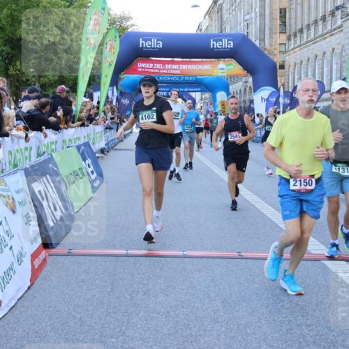 01.09.2024 - BARMER Alsterlauf Strokosch-Dieckow http://msf.ph/oto/6889858 01.09.2024 10:00:29 Ziel 2137, 2150, 2541, 2920, 2921, 3078, 3131, 3230, 3666, 3762, 4102, 4117, 4152, 4263, 4869, 4938, 4971, 4985, 5000, 5158, 8287 meine-sportfotos.de