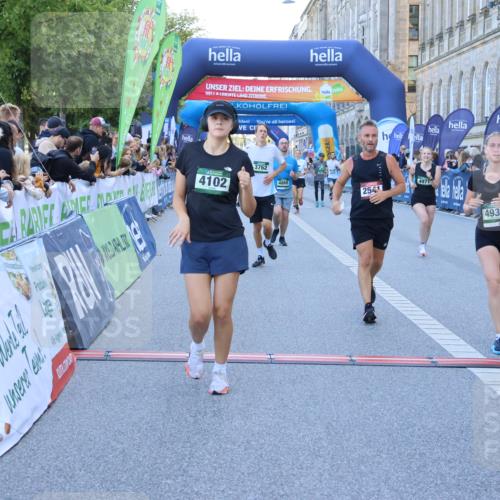 01.09.2024 - BARMER Alsterlauf Strokosch-Dieckow http://msf.ph/oto/6889862 01.09.2024 10:00:30 Ziel 2137, 2150, 2541, 2920, 2921, 3078, 3131, 3541, 3666, 3762, 4102, 4152, 4263, 4869, 4938, 4971, 4985, 5000, 5158, 8086, 8088, 8287 meine-sportfotos.de